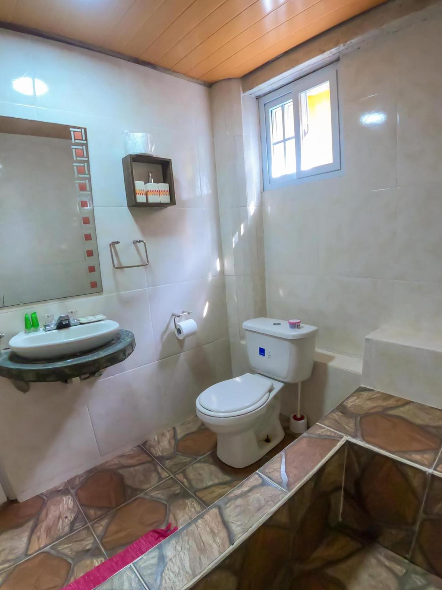 Hotel Refugio Cariguana